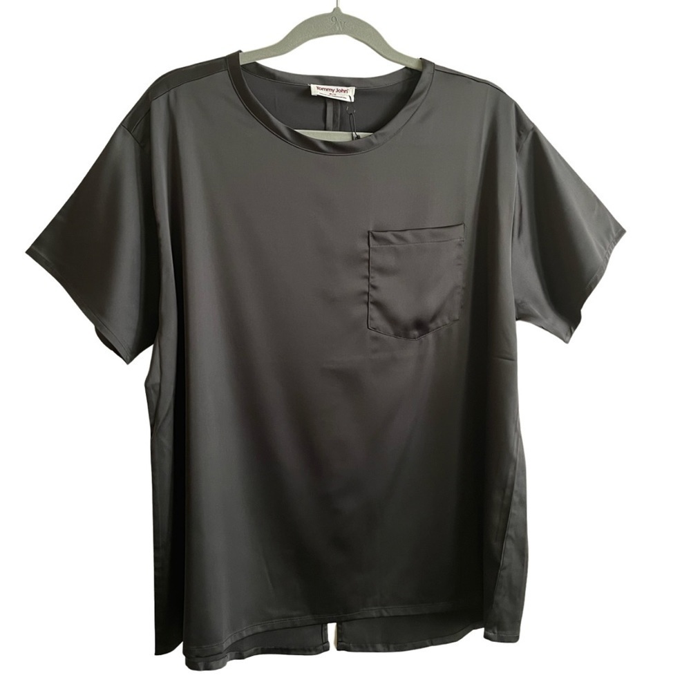 Tommy John Women’s Silky Black Top sleepwear Size Small Short Sleeve Pocket